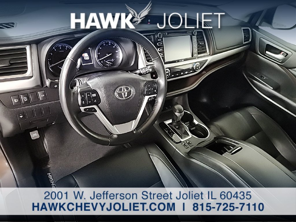 Used 2017 Toyota Highlander XLE AWD/4WD image 11