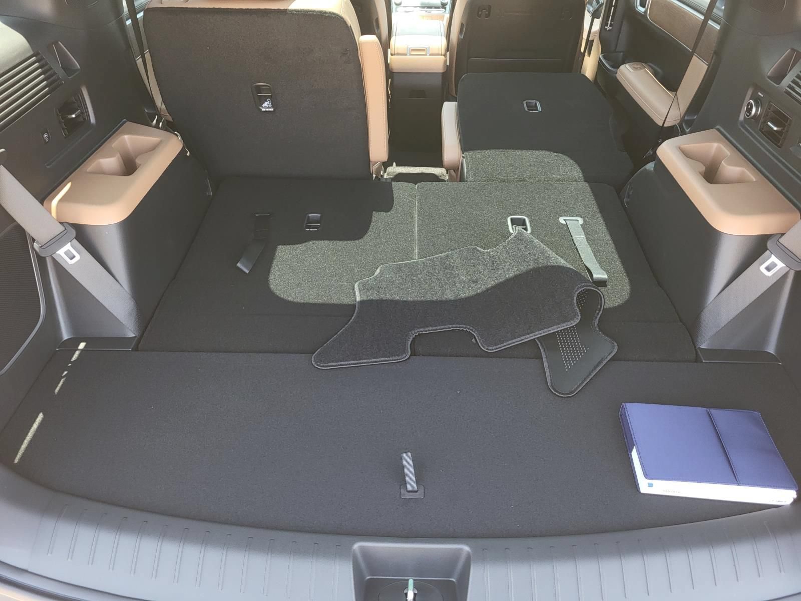 New 2027 Hyundai Santa Fe Limited FWD image 11