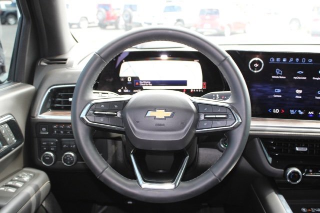 Used 2025 Chevrolet Suburban Premier image 23