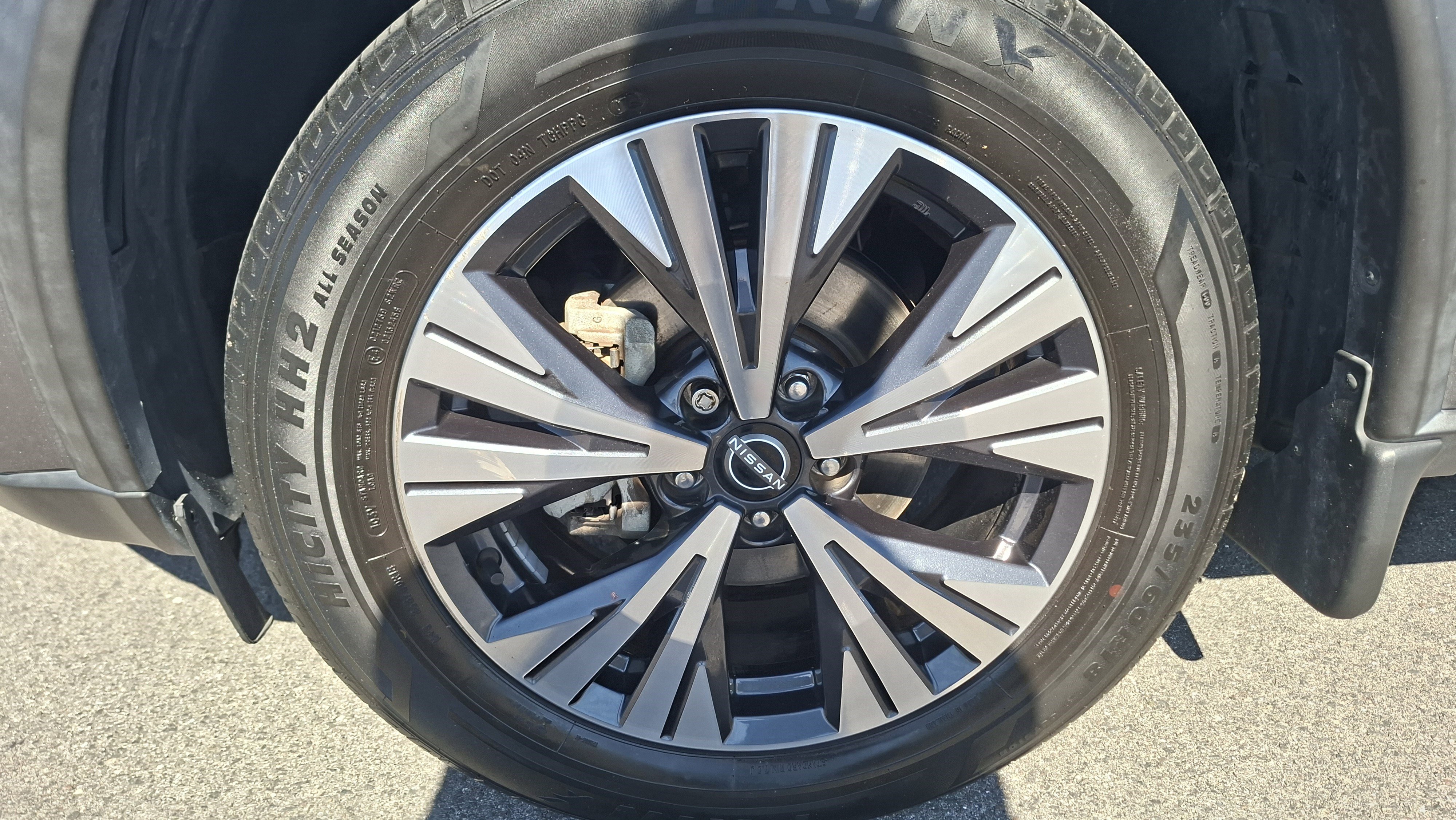Used 2022 Nissan Rogue SV FWD image 25