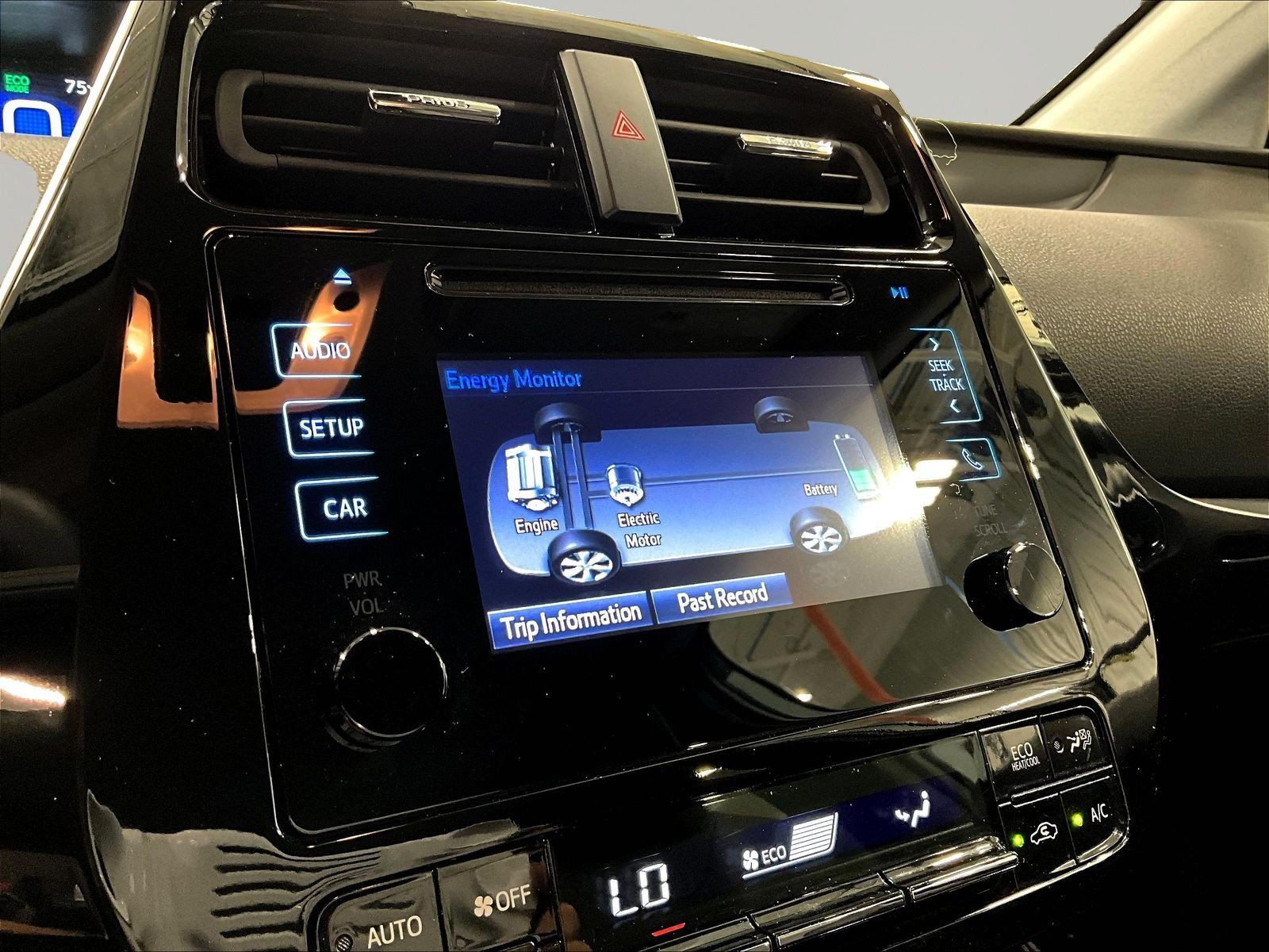 Used 2019 Toyota Prius XLE FWD image 14