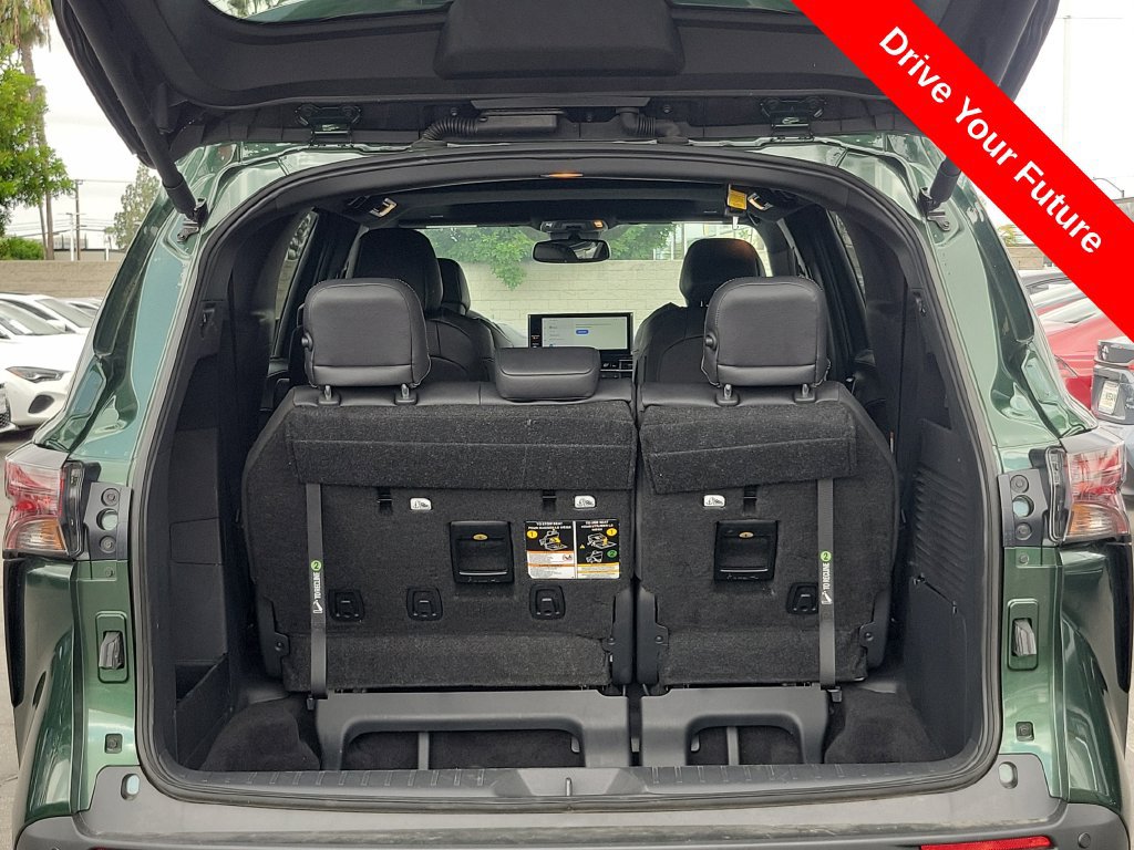 Used 2026 Toyota Sienna XLE Woodland Edition AWD/4WD image 25