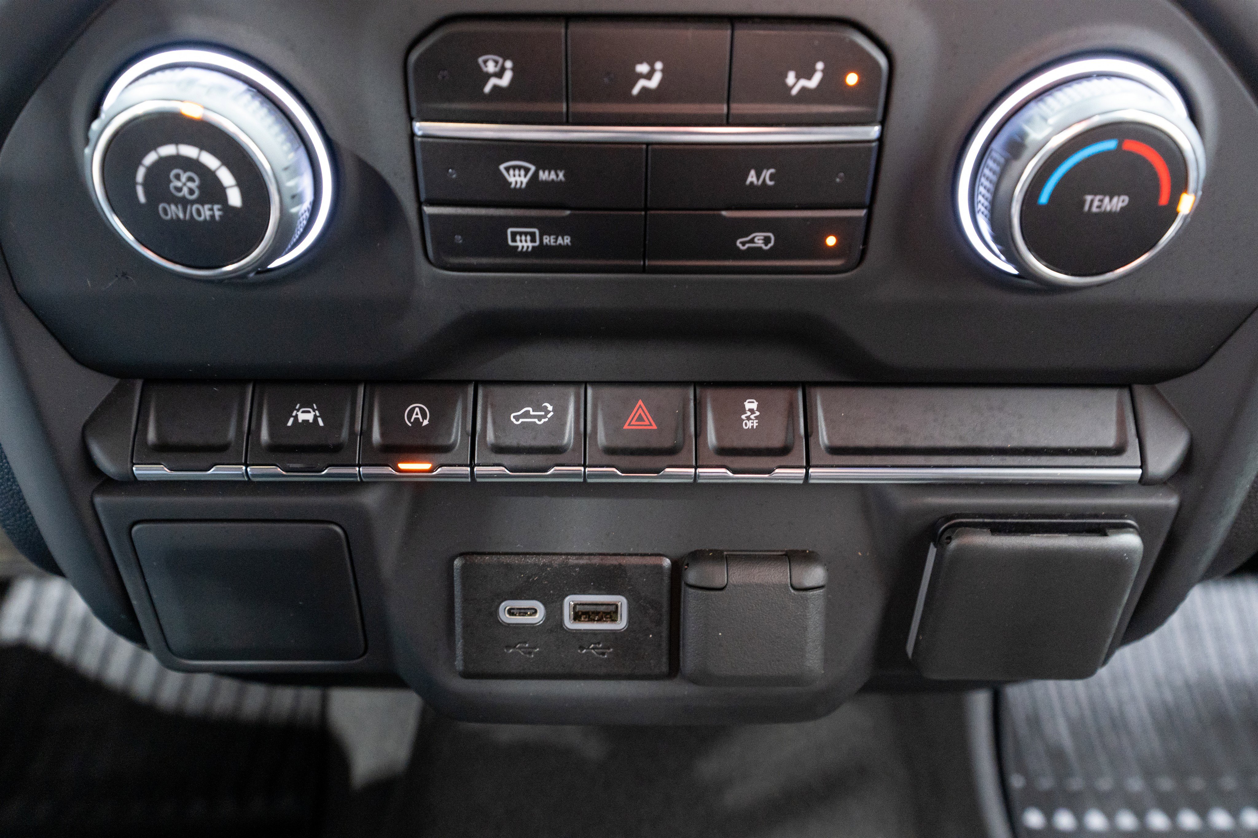 Used 2024 Chevrolet Silverado 1500 Custom image 21