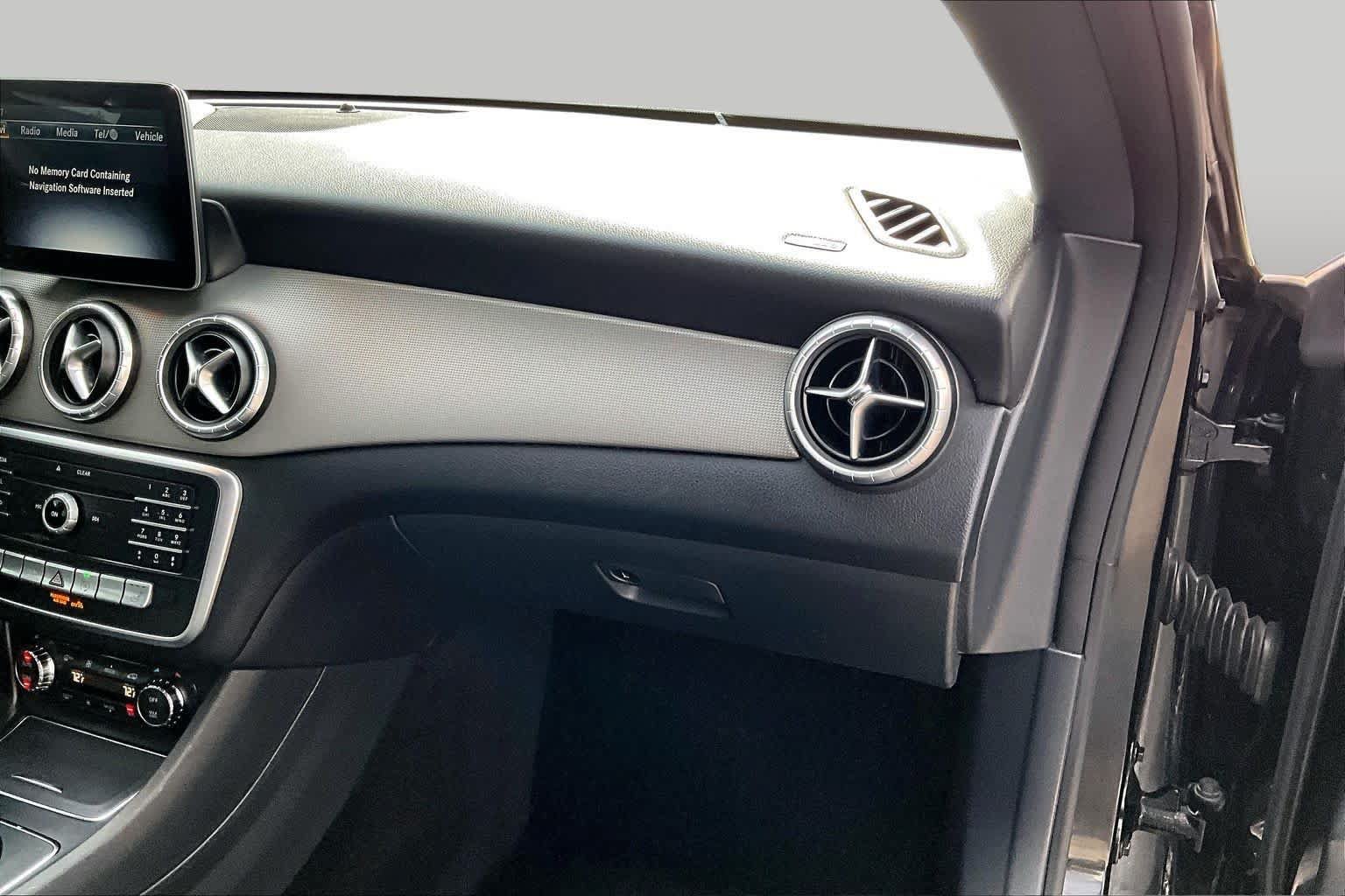 Used 2018 Mercedes-Benz CLA 250 image 17