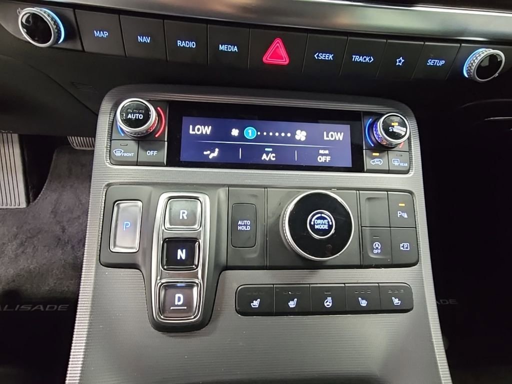 Used 2024 Hyundai Palisade Calligraphy image 22