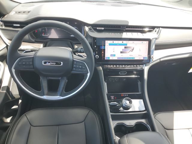 New 2026 Jeep Grand Cherokee L Limited w/ Limited Altitude Package AWD/4WD image 14