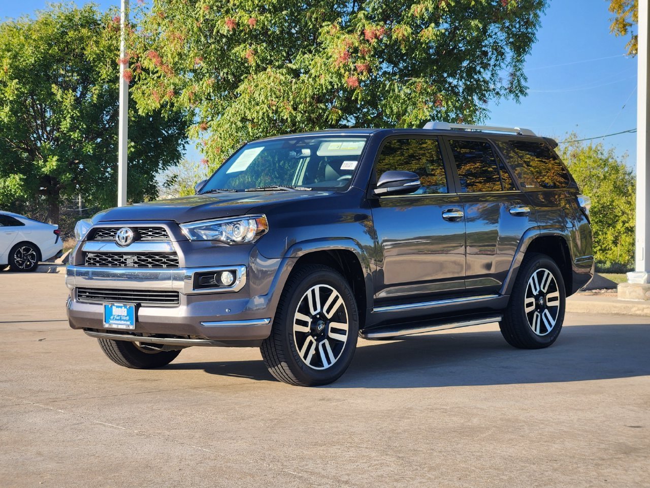Used 2017 Toyota 4Runner Limited AWD/4WD image 3