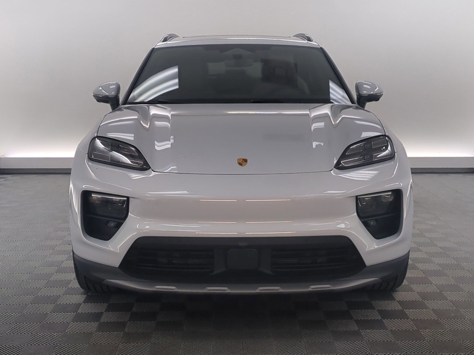 New 2026 Porsche Macan Electric RWD image 8