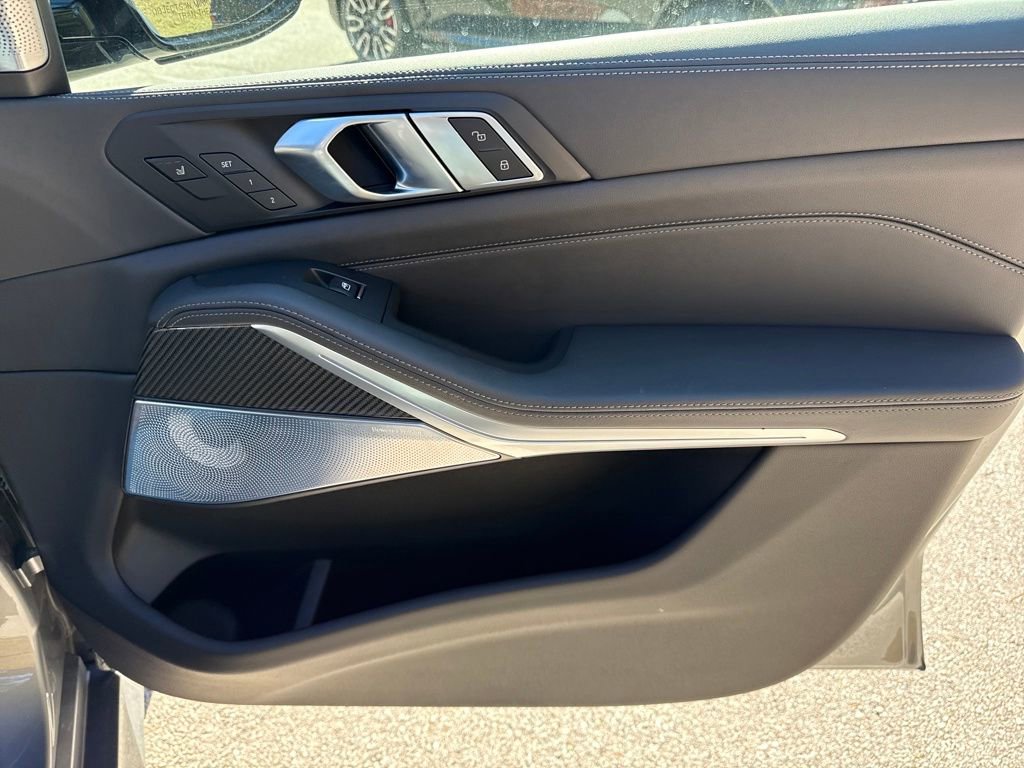 New 2026 BMW X5 M60i image 28