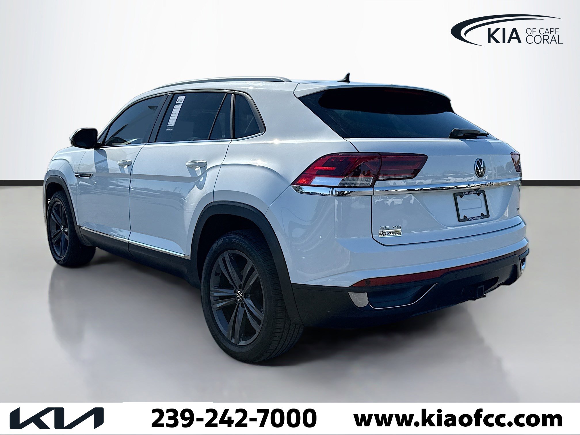 Used 2020 Volkswagen Atlas Cross Sport SE w/ Towing Package image 3