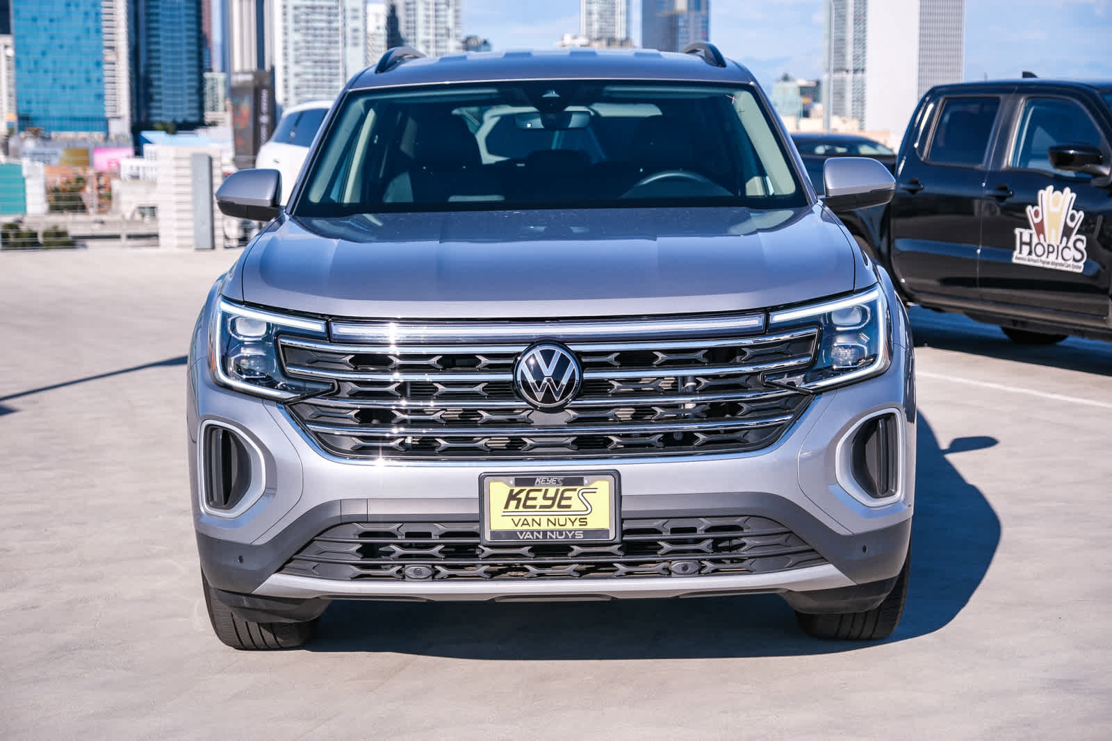 Used 2024 Volkswagen Atlas SE FWD image 2