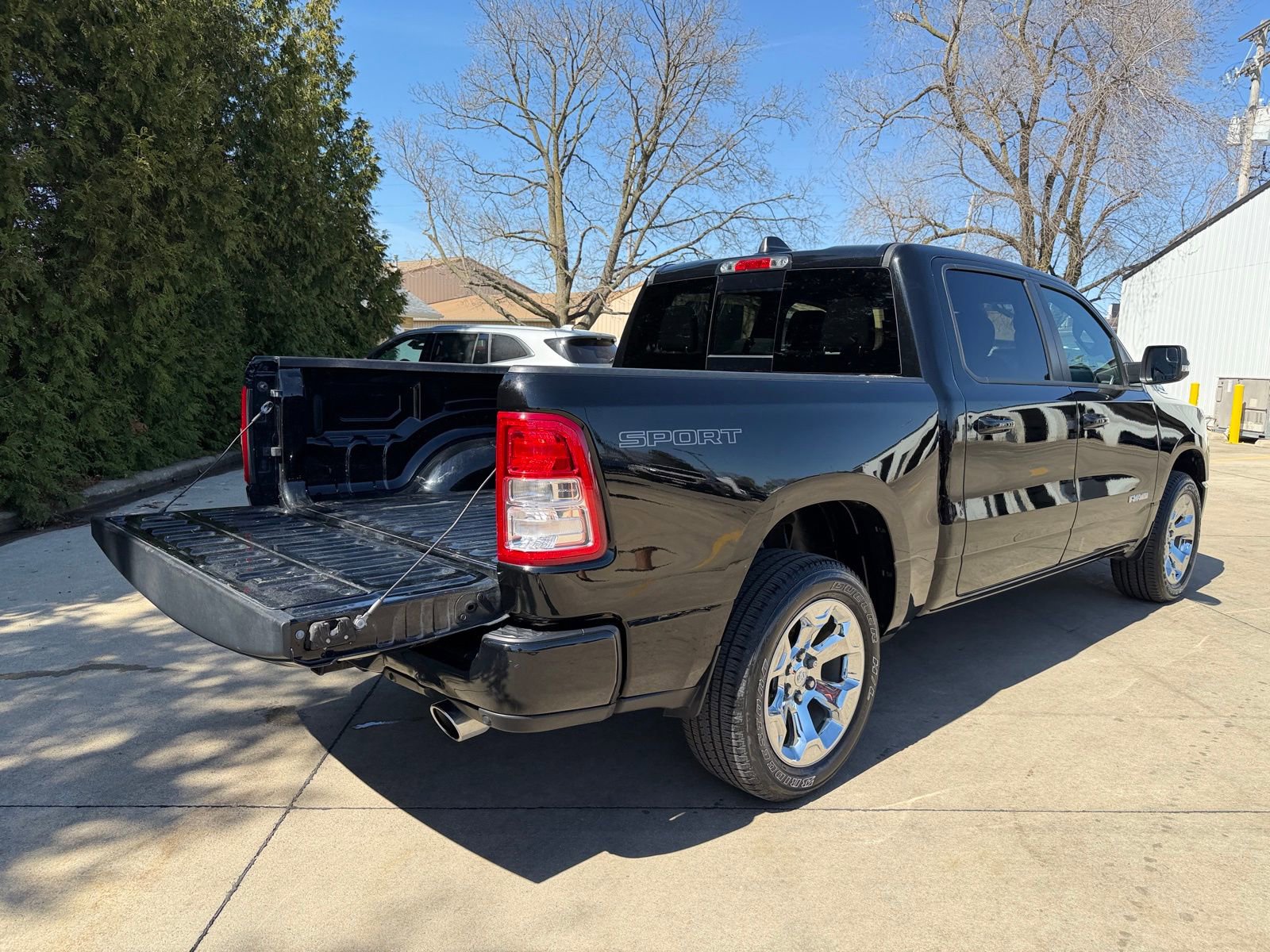 Used 2022 RAM 1500 Big Horn AWD/4WD image 32