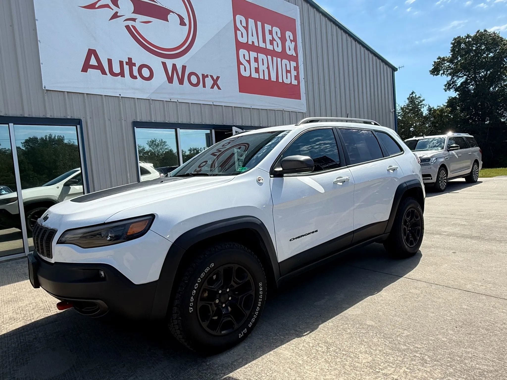 Used 2019 Jeep Cherokee Trailhawk w/ Comfort/Convenience Group image 20
