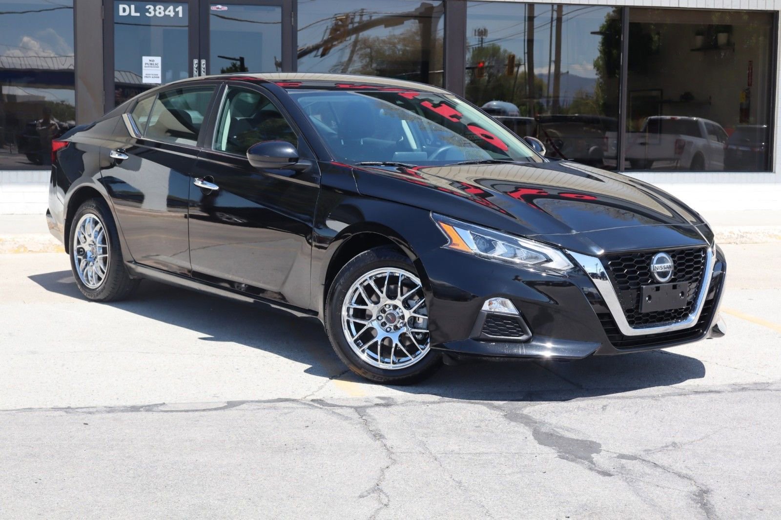 Used 2022 Nissan Altima 2.5 SV image 2