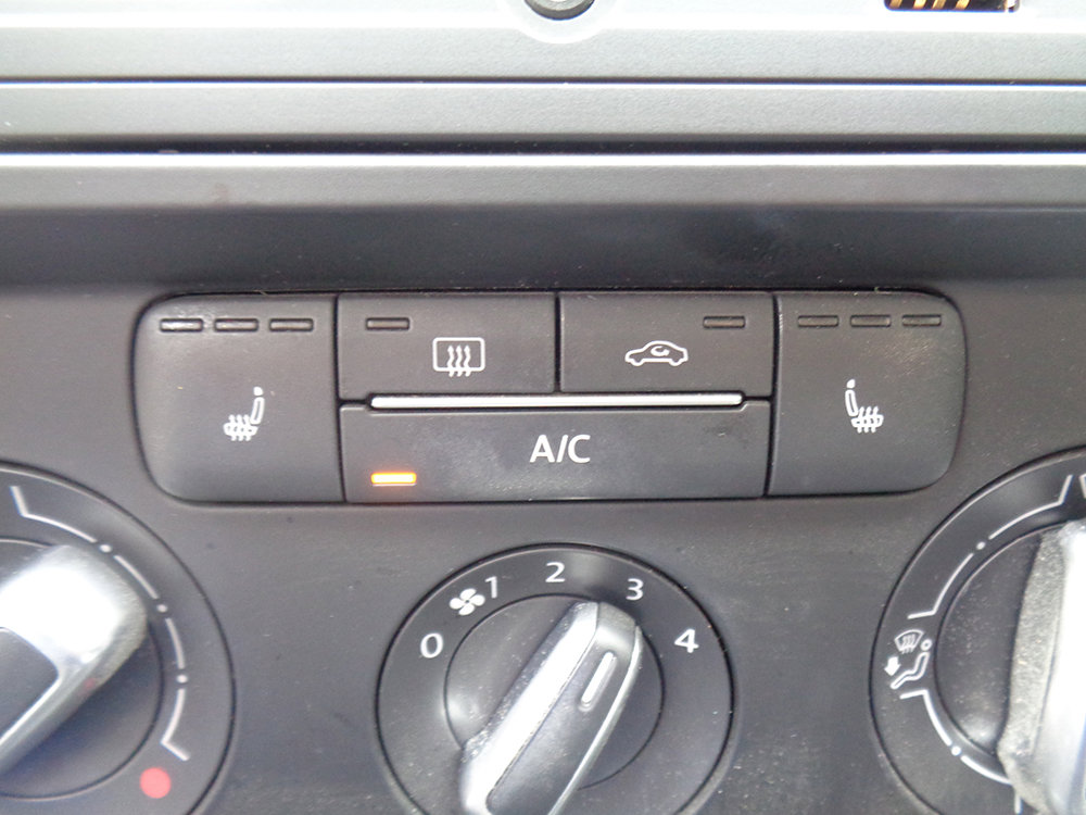 Used 2017 Volkswagen Jetta S w/ Jetta S Cold Weather Package FWD image 15