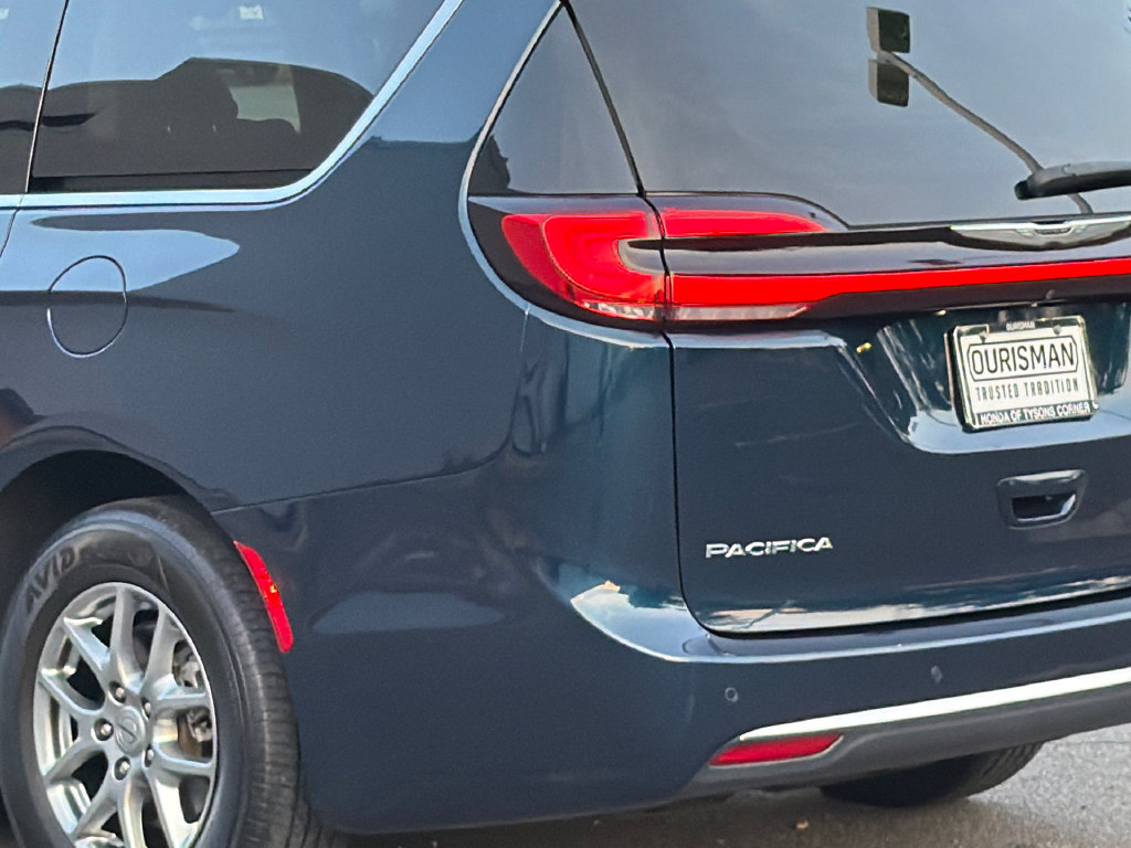 Used 2021 Chrysler Pacifica Touring FWD image 7