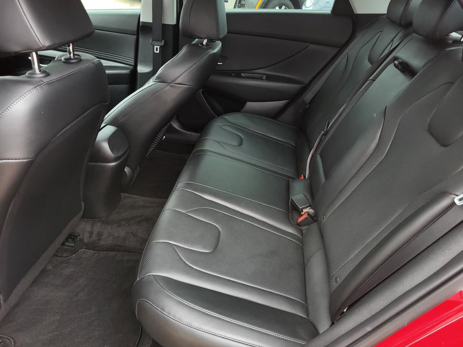 Used 2023 Hyundai Elantra Limited FWD image 12