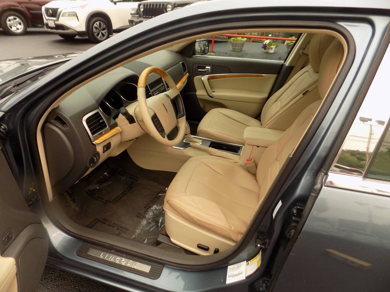 Used 2011 Lincoln MKZ FWD image 13