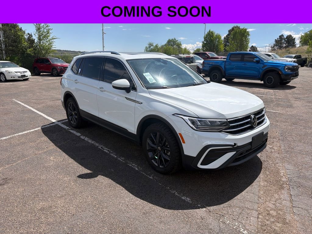 Used 2022 Volkswagen Tiguan SE AWD/4WD image 1