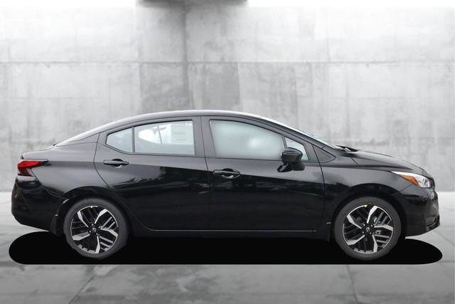 New 2025 Nissan Versa SR w/ Trunk Package image 5