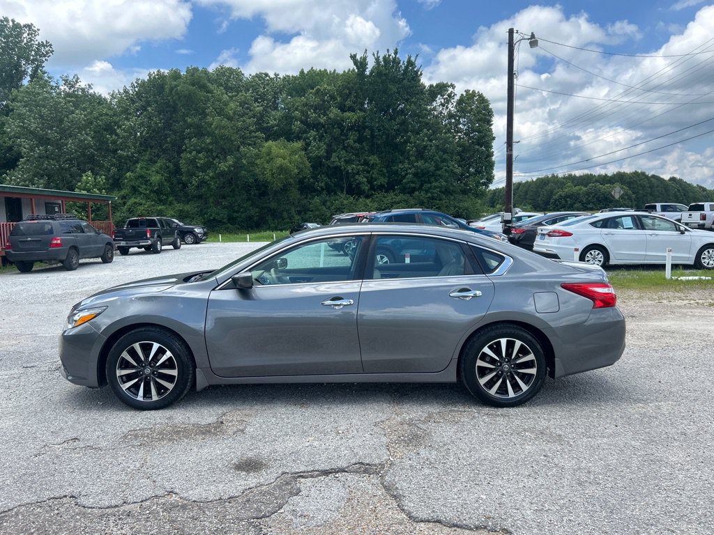 Used 2016 Nissan Altima 2.5 SV FWD image 5