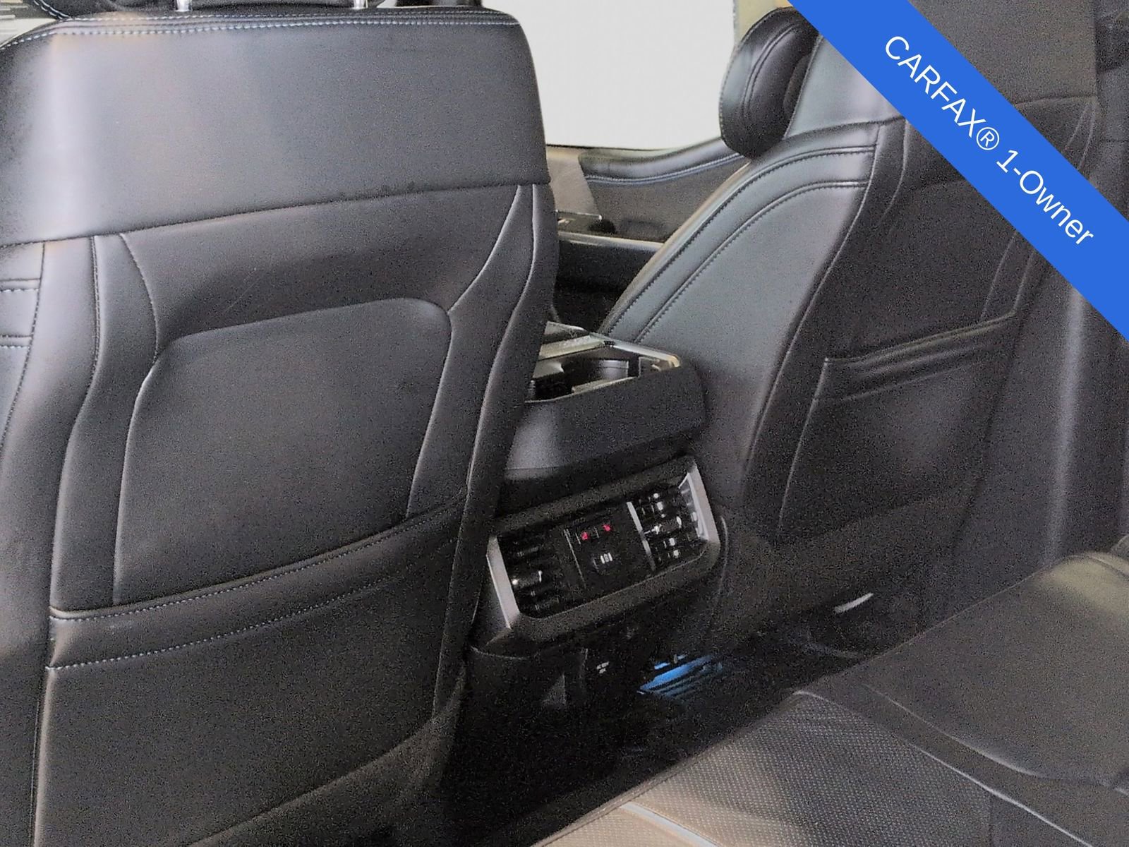 Used 2025 Ford F350 Platinum w/ FX4 Off-Road Package image 23