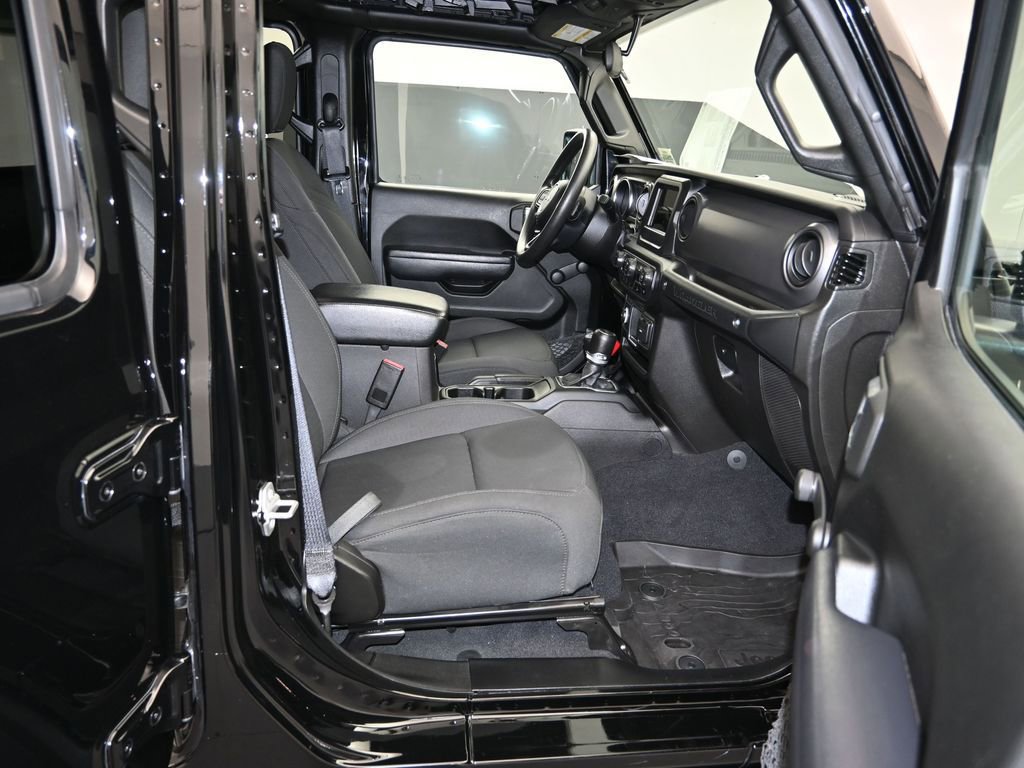 Used 2022 Jeep Wrangler Unlimited Sport AWD/4WD image 26
