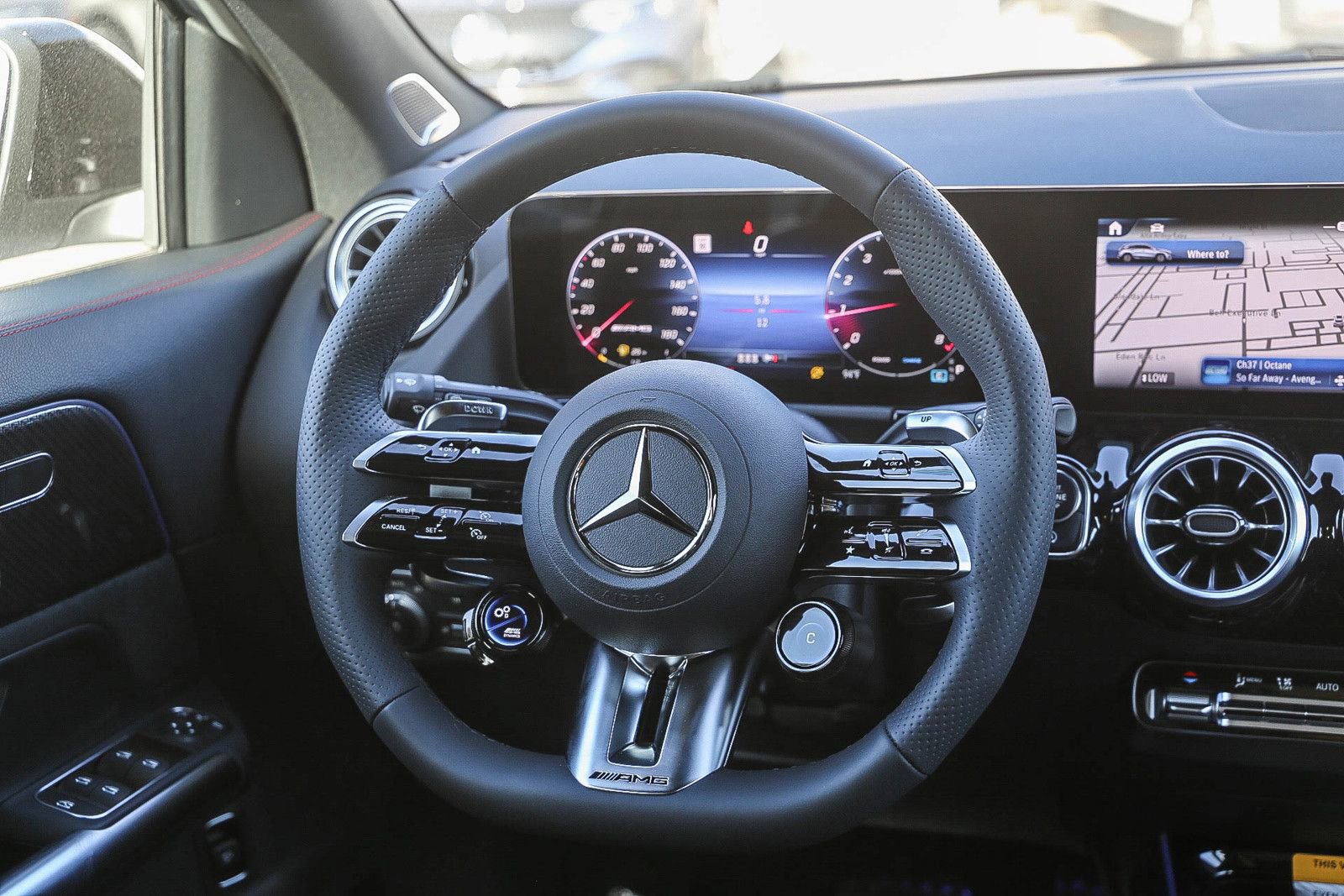 Used 2024 Mercedes-Benz GLA 35 AMG 4MATIC image 16