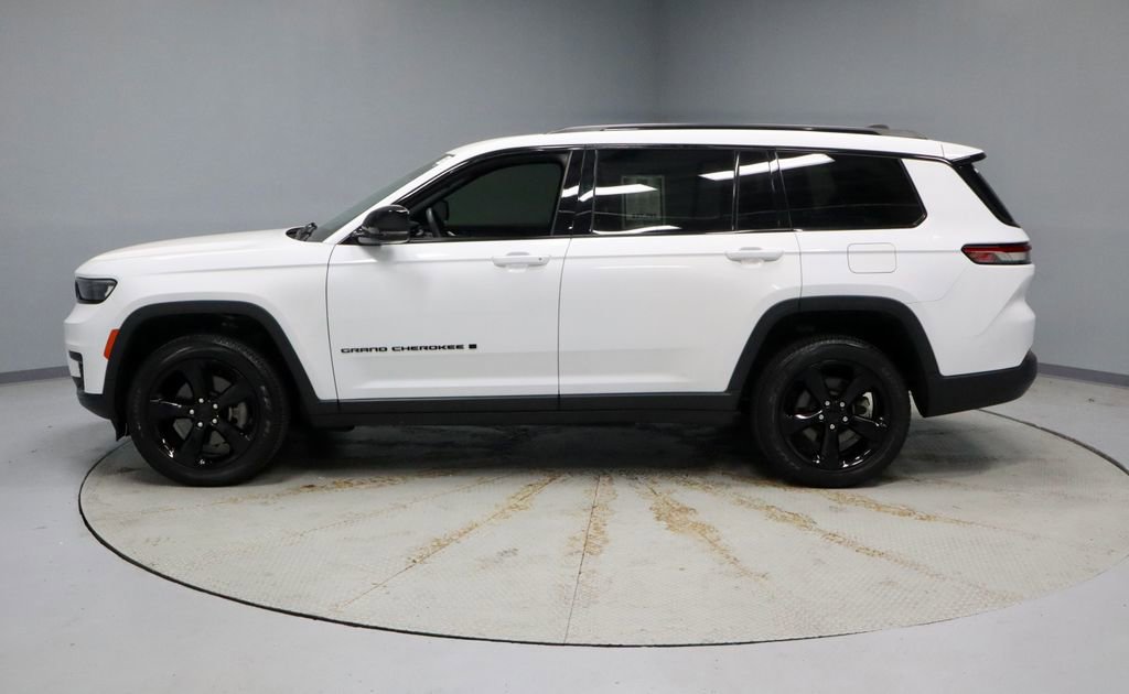 Used 2023 Jeep Grand Cherokee L Laredo AWD/4WD image 10