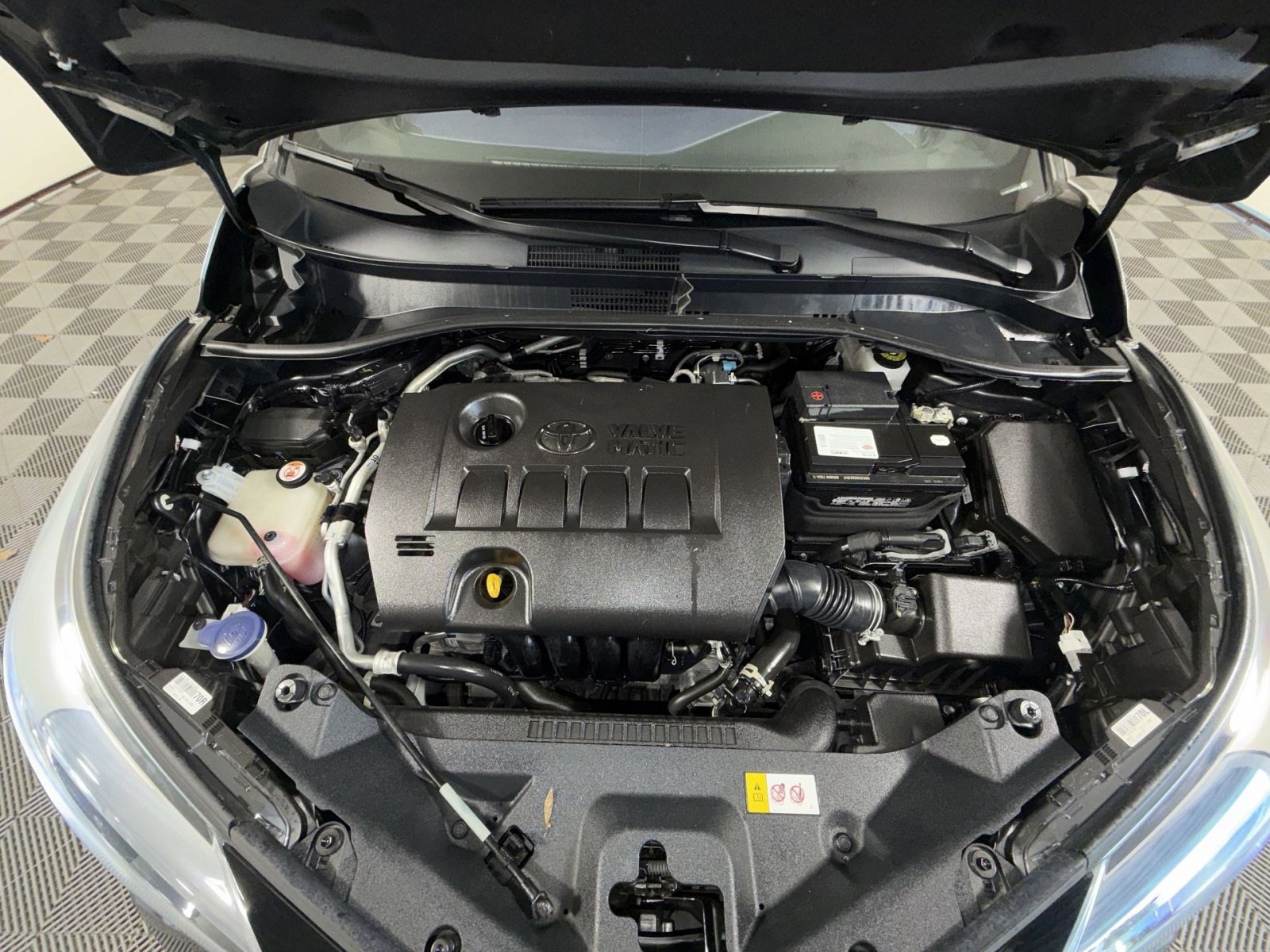 Used 2021 Toyota C-HR XLE image 26