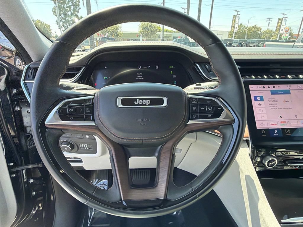 Used 2022 Jeep Grand Cherokee Summit w/ Advanced Protech Group IV AWD/4WD image 27