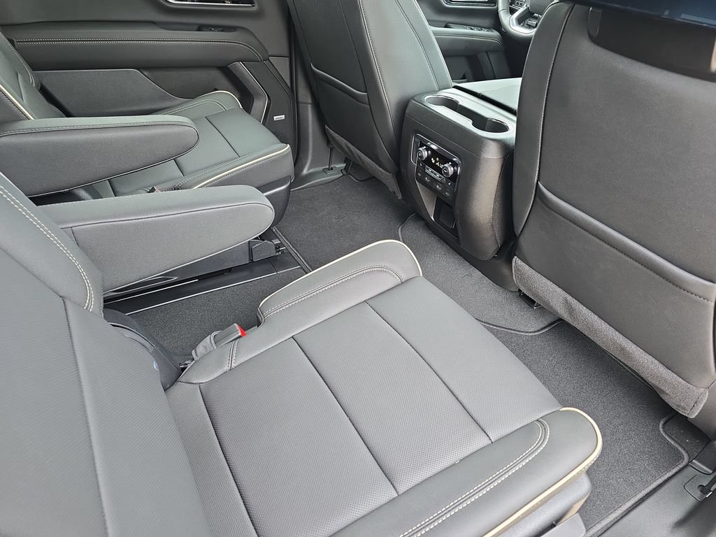 New 2026 GMC Yukon Elevation w/ Elevation Premium Package AWD/4WD image 11