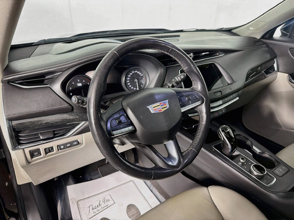 Used 2020 Cadillac XT4 Premium Luxury w/ Sun And Sound Package AWD/4WD image 9