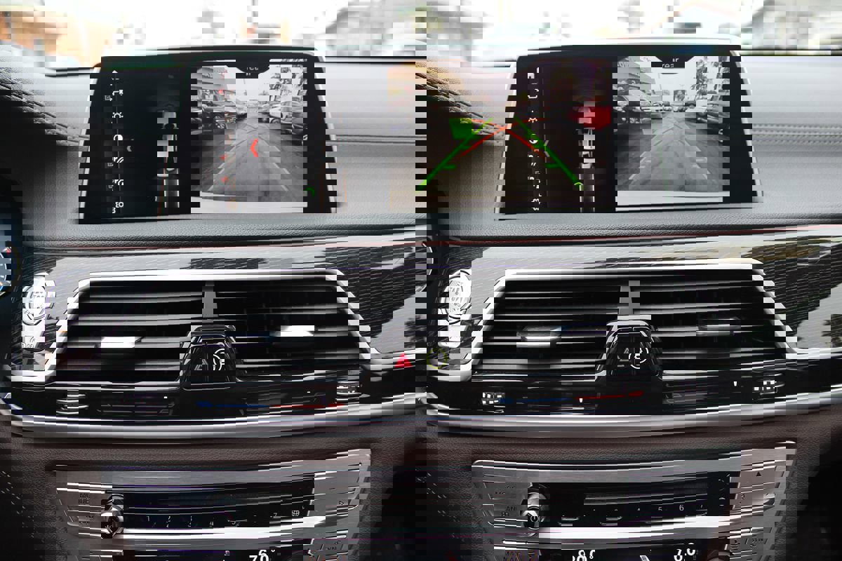 Used 2018 BMW 740i image 35