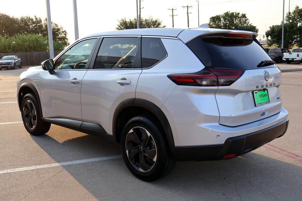 Certified 2025 Nissan Rogue SV AWD/4WD image 9