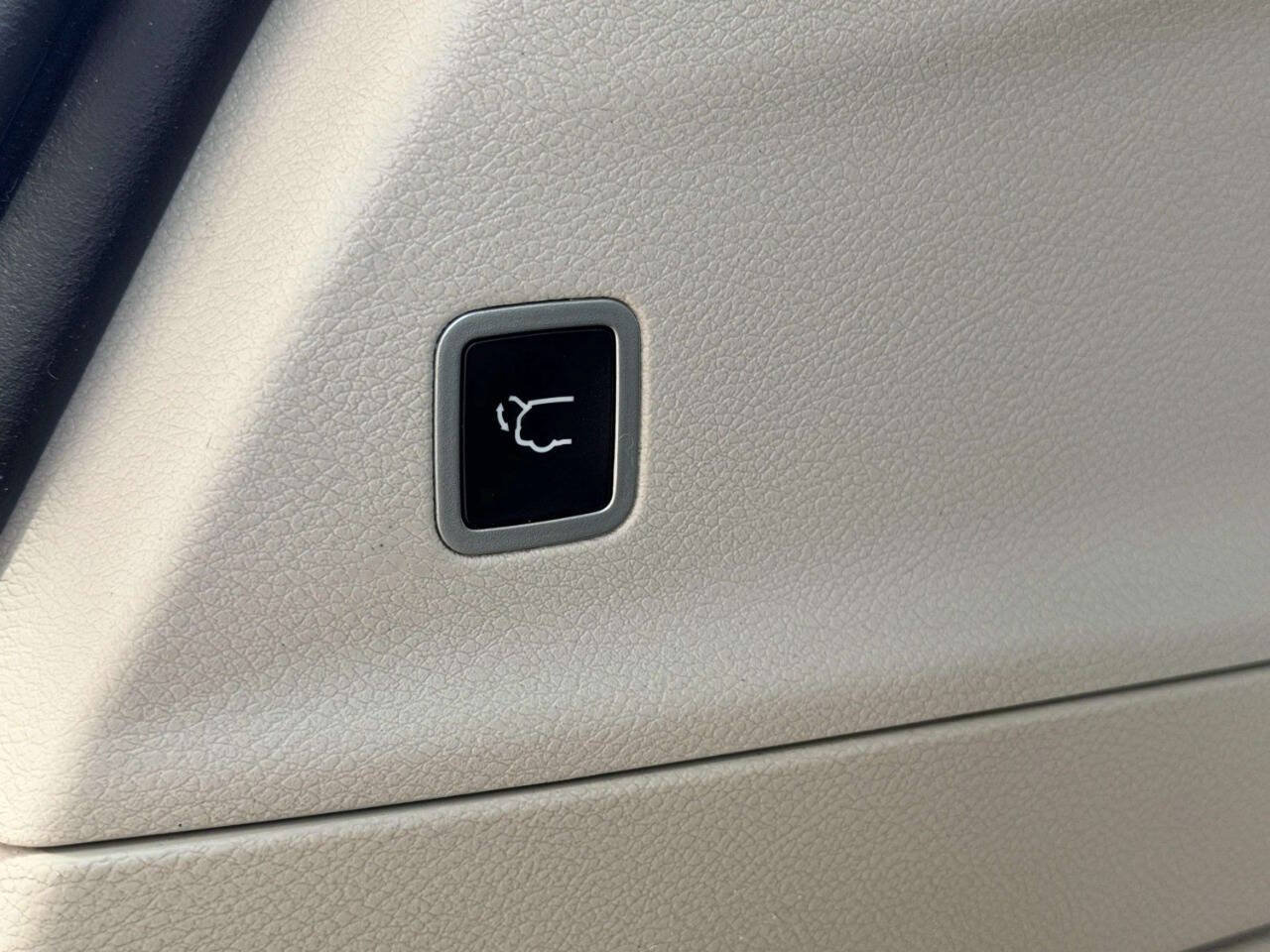 Used 2017 Chrysler Pacifica Touring FWD image 7