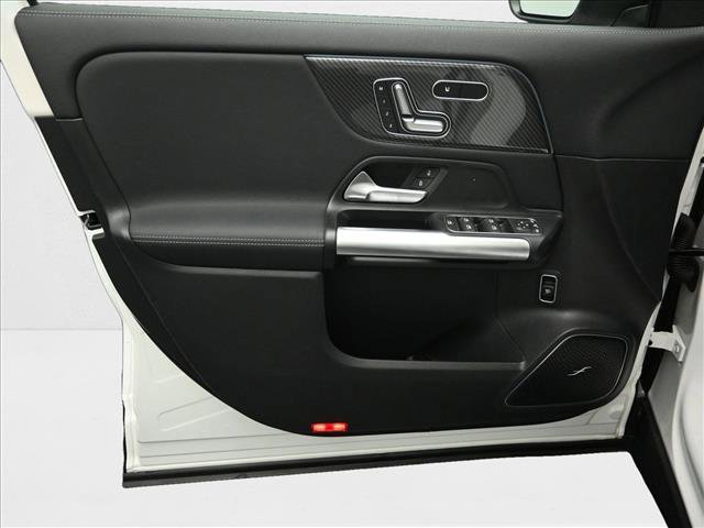 New 2025 Mercedes-Benz GLA 35 AMG 4MATIC image 18