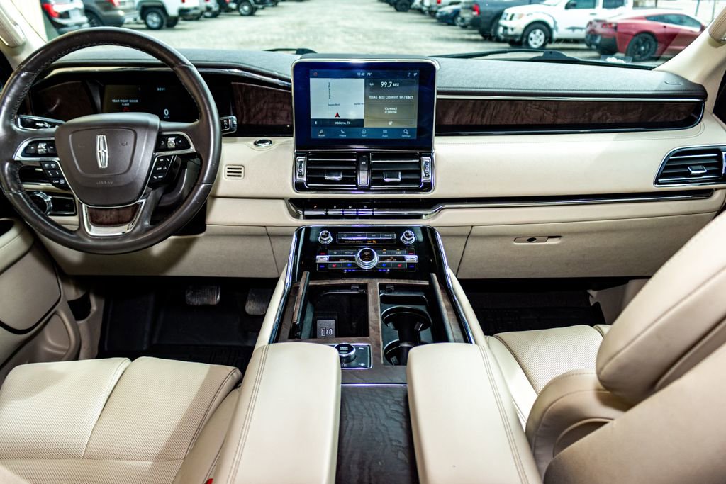 Used 2020 Lincoln Navigator Reserve image 11