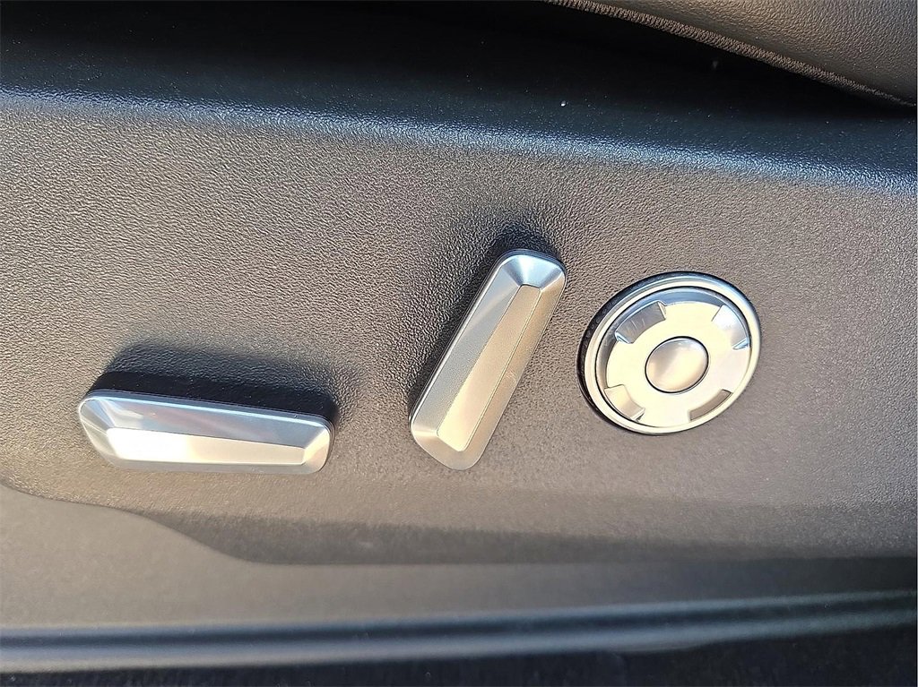 New 2026 Lincoln Navigator L Black Label image 13