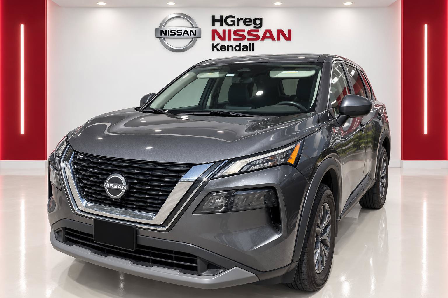 Used 2023 Nissan Rogue S FWD image 2