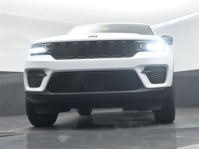 New 2025 Jeep Grand Cherokee Altitude image 39