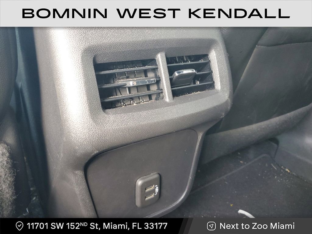 Used 2024 Chevrolet Equinox RS image 17