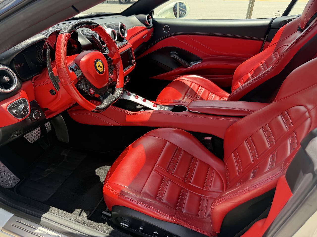 Used 2015 Ferrari California T RWD image 30