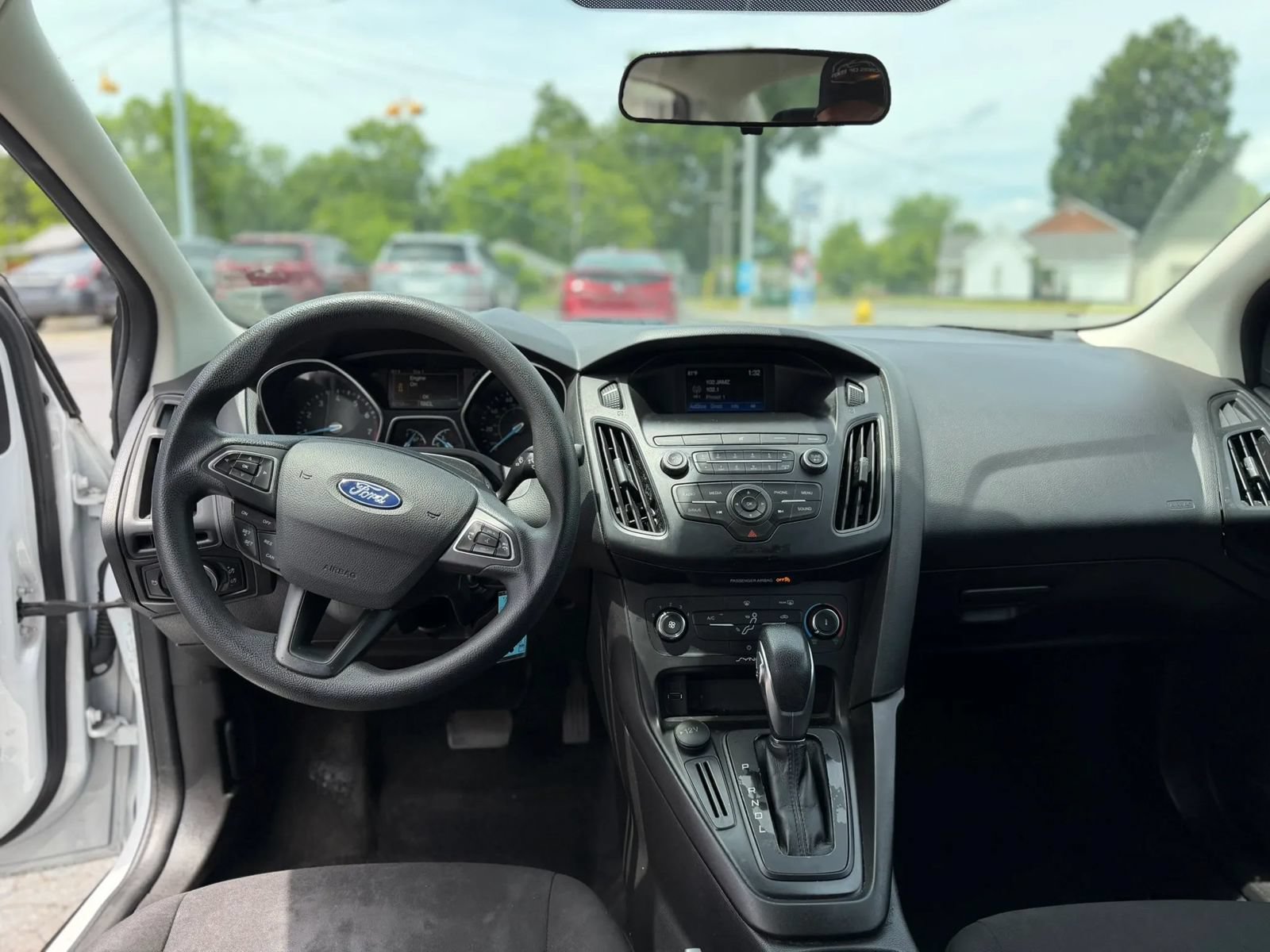 Used 2018 Ford Focus SE FWD image 11