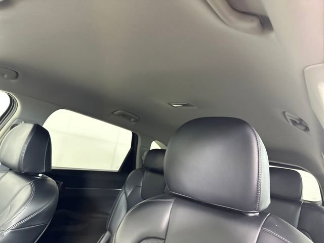 Used 2024 Kia Sorento EX image 12