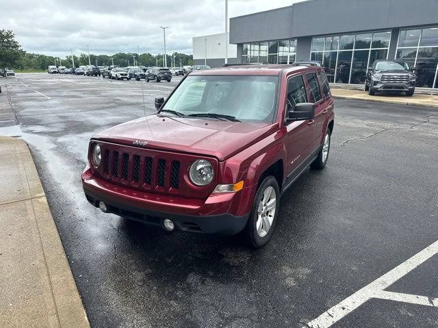 Used 2016 Jeep Patriot Latitude FWD image 1
