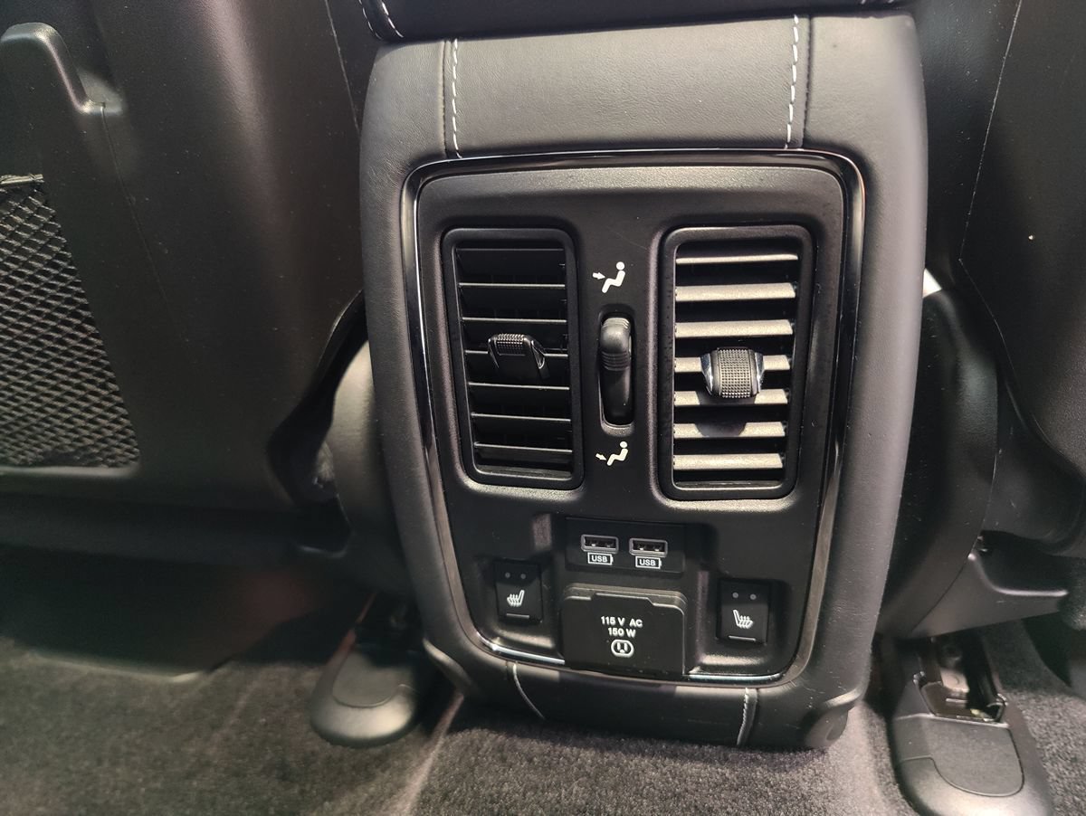 Used 2018 Jeep Grand Cherokee SRT AWD/4WD image 16