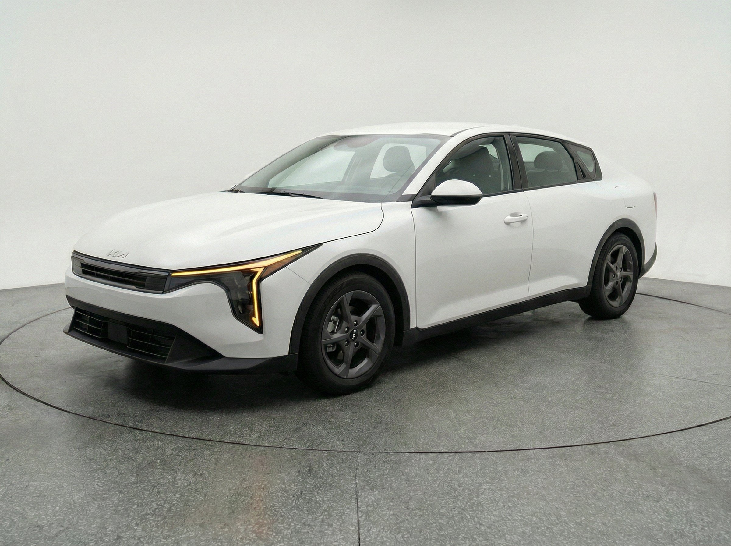 Used 2025 Kia K4 FWD image 3