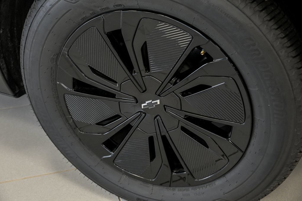 New 2026 Chevrolet Blazer EV LT AWD/4WD image 3