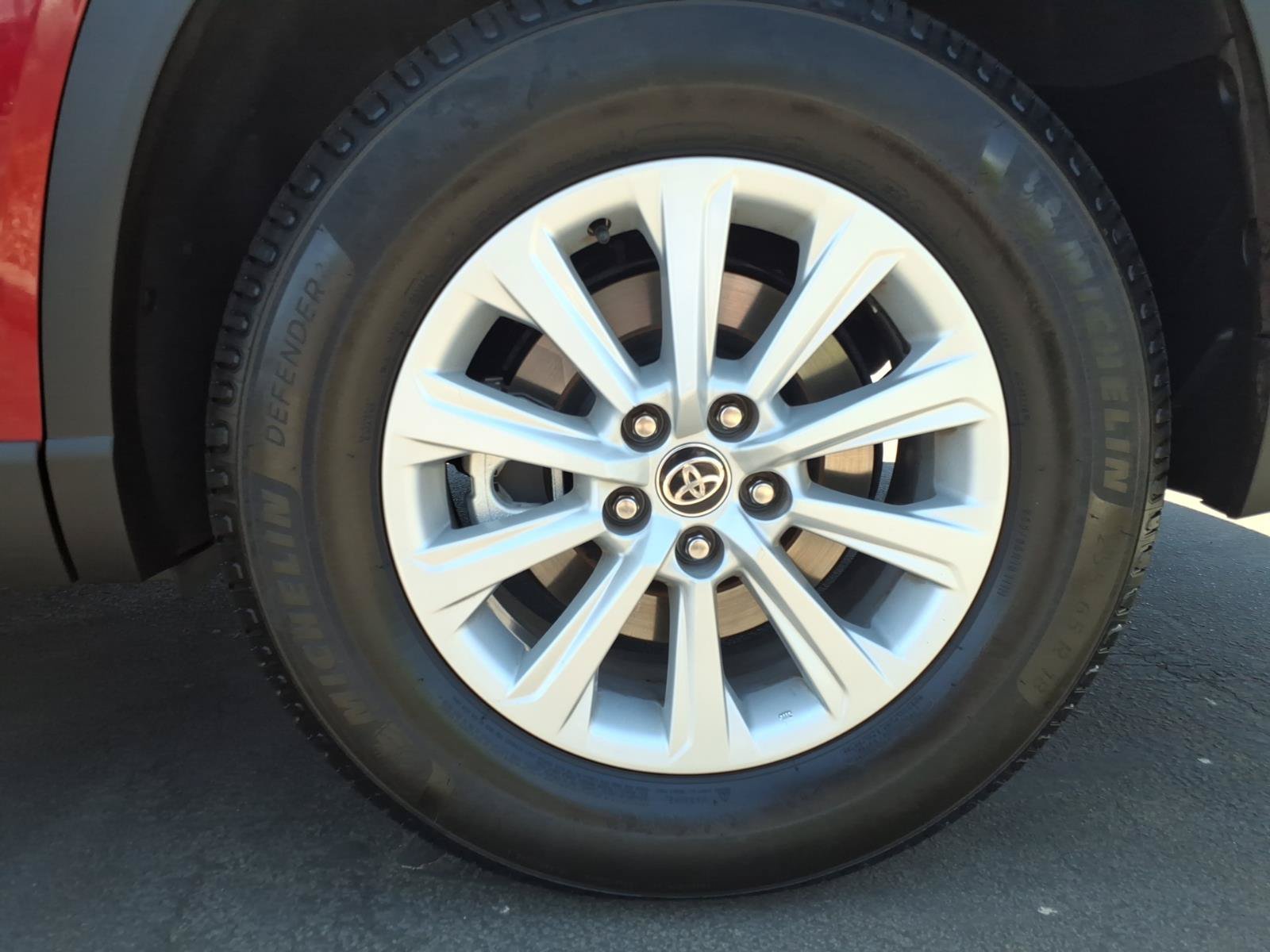 Certified 2024 Toyota Grand Highlander AWD image 9
